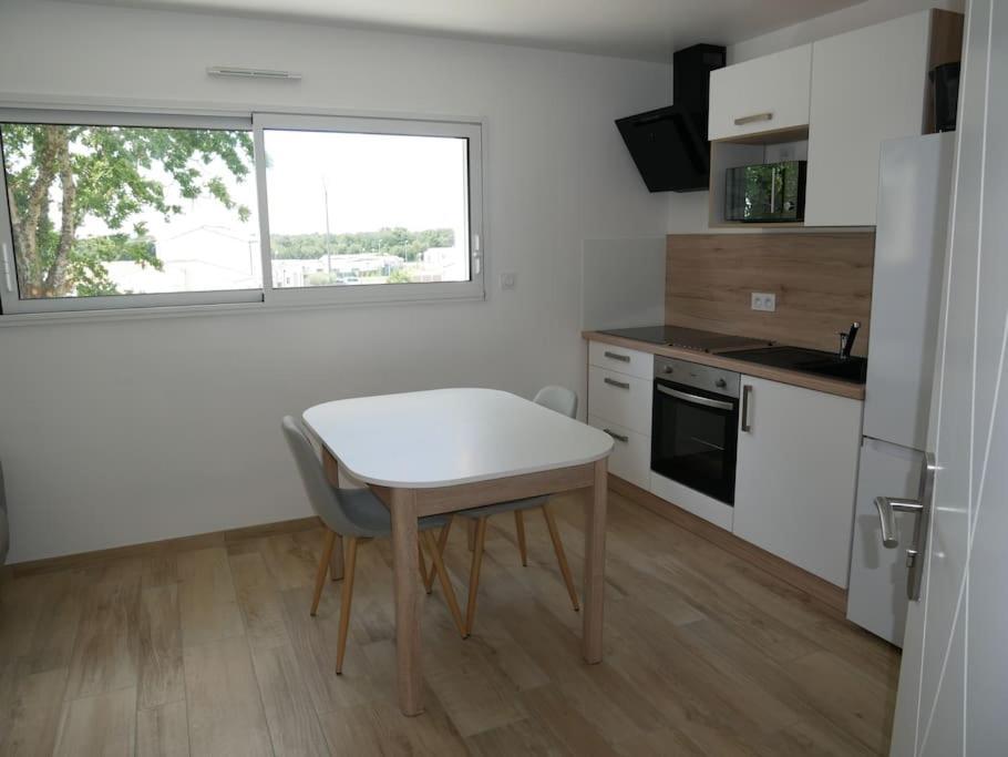 Appt T2 Confortable Ла-Рош-сюр-Йон Экстерьер фото